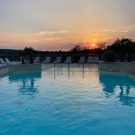 Camping Domaine De La Faurie 캠프장 Séniergues
